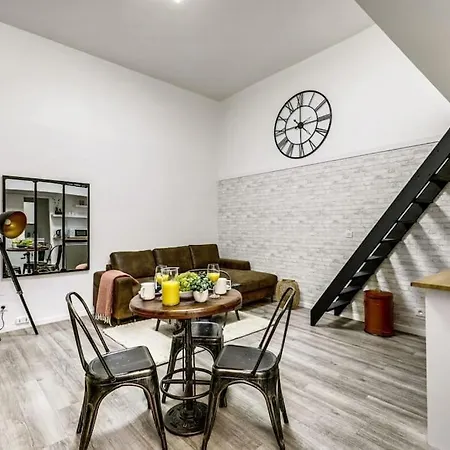 Lägenhet Amazing Loft 4p- Republique *